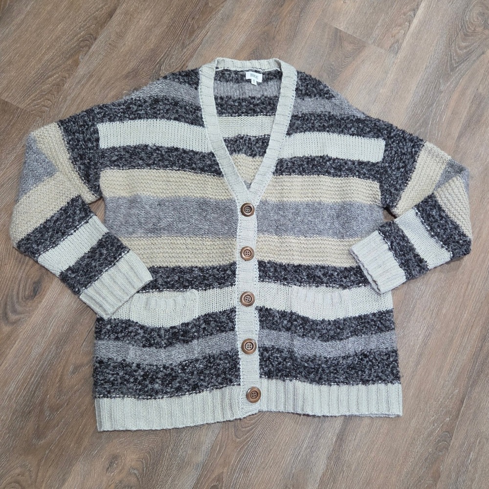 BKE Striped Chunky Knit Cardigan Sweater Grey Cream Button Front Pockets Medium